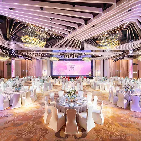 Regala Skycity Hotel By Regal Hotels-3